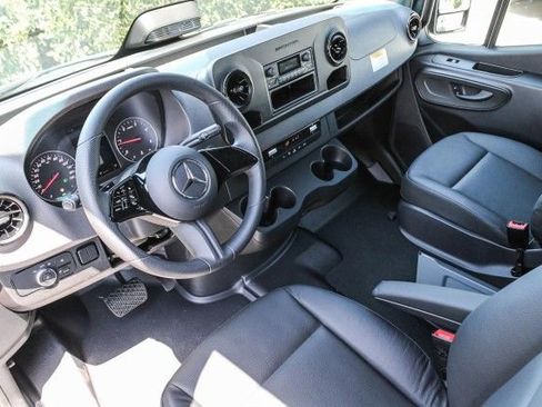New 2025 Mercedes-Benz Sprinter 2500 image 12
