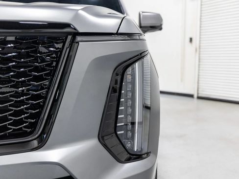 Used 2026 Cadillac Escalade V w/ LPO, Onyx Lite Package AWD/4WD image 7