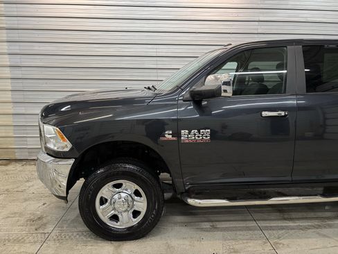 Used 2017 RAM 2500 SLT image 3
