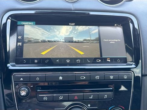 Used 2018 Jaguar XJ L Portfolio image 29