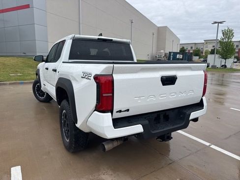 Used 2024 Toyota Tacoma TRD Off-Road image 4