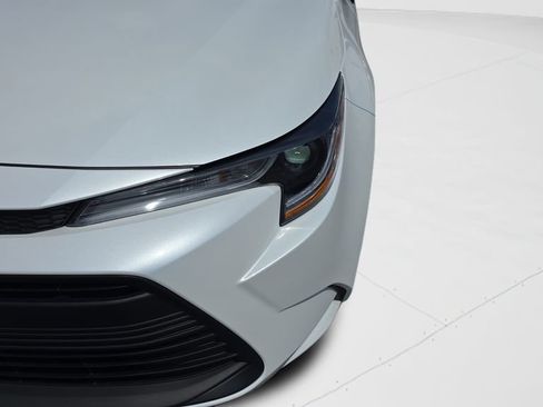 Used 2026 Toyota Corolla LE FWD image 9