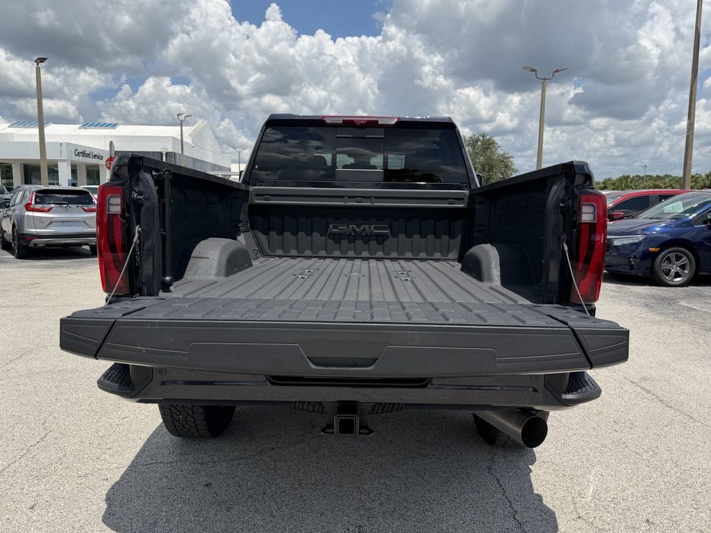 Used 2025 GMC Sierra 3500 Denali w/ Denali Reserve Package AWD/4WD image 10