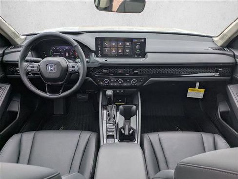 Certified 2025 Honda Accord EX-L image 17