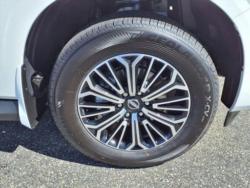 New 2026 Nissan Armada SL image 5