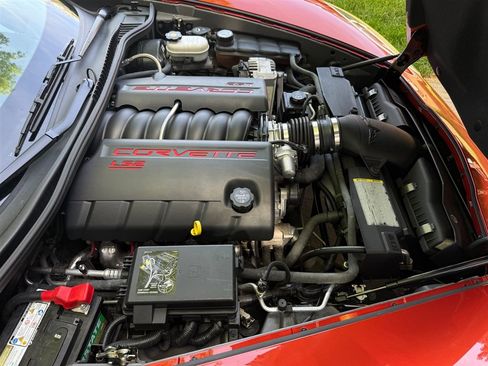 Used 2006 Chevrolet Corvette Coupe w/ Preferred Equipment Group RWD image 65