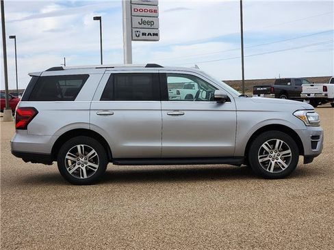 Used 2024 Ford Expedition Limited RWD image 4
