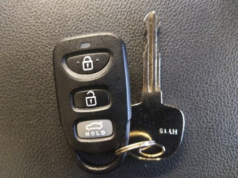 Used 2018 Hyundai Elantra SEL FWD image 32