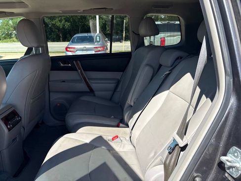 Used 2013 Toyota Highlander Limited AWD/4WD image 19
