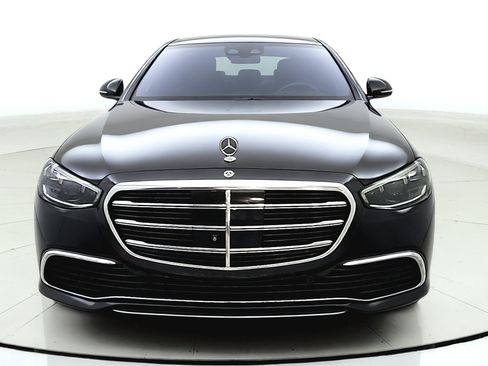 Used 2023 Mercedes-Benz S 500 4MATIC image 2
