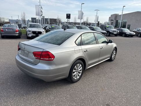 Used 2013 Volkswagen Passat Wolfsburg Edition image 5