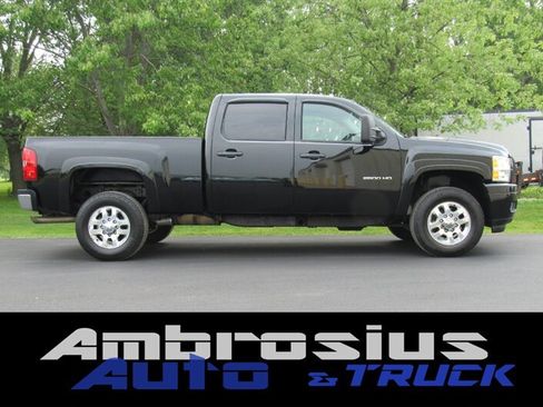 Used 2013 Chevrolet Silverado 2500 LT w/ Interior Plus Package AWD/4WD image 2