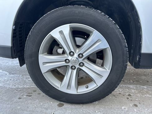 Used 2013 Toyota Highlander Limited image 9