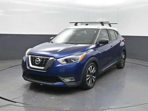 Used 2018 Nissan Kicks SR FWD image 2