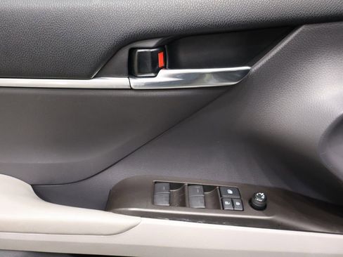 Used 2022 Toyota Camry LE image 14