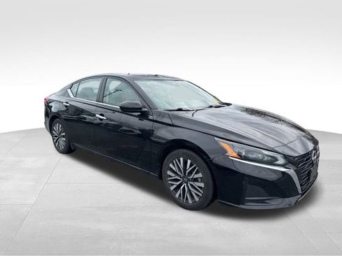 Used 2023 Nissan Altima 2.5 SV image 8