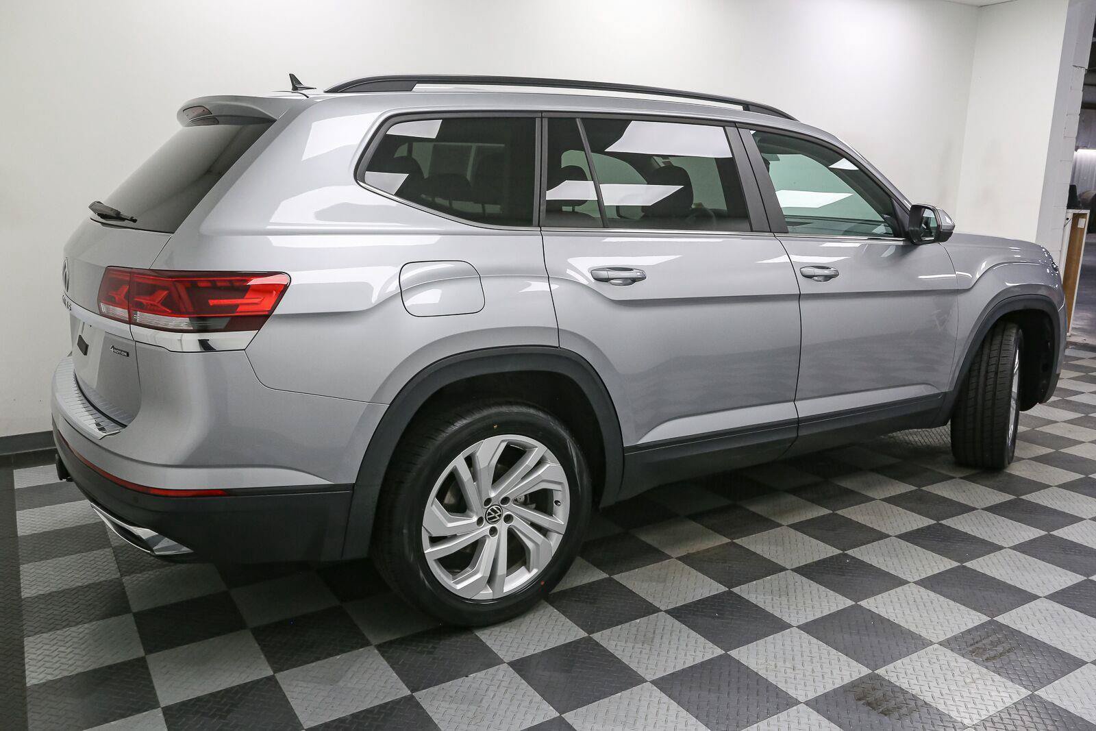 Certified 2023 Volkswagen Atlas SE w/ Panoramic Sunroof Package AWD/4WD image 10