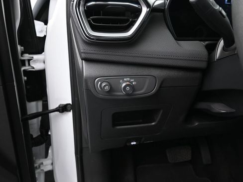 Used 2025 Chevrolet TrailBlazer LT FWD image 12