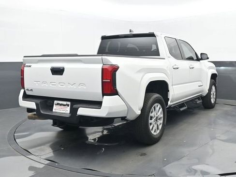 Used 2025 Toyota Tacoma SR5 AWD/4WD image 6