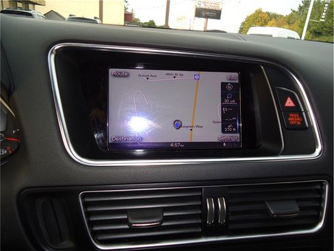 Used 2015 Audi Q5 2.0T Premium Plus w/ Technology Package image 27