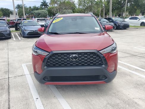 Certified 2022 Toyota Corolla Cross LE w/ Moonroof Package FWD image 8