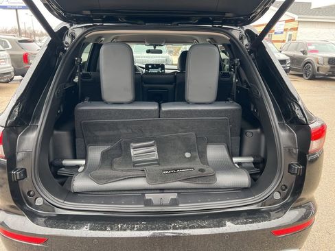 Used 2024 Mitsubishi Outlander SE image 11