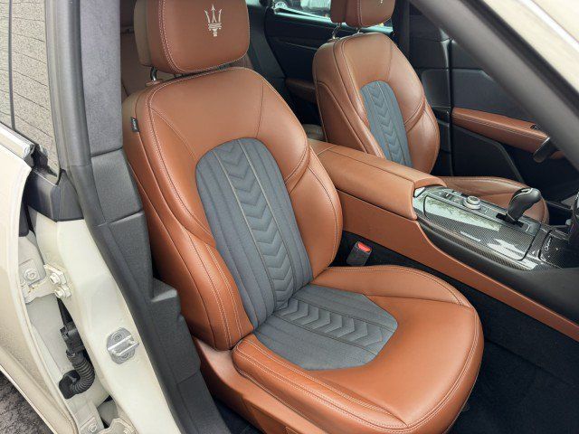 Used 2017 Maserati Levante S AWD/4WD image 36