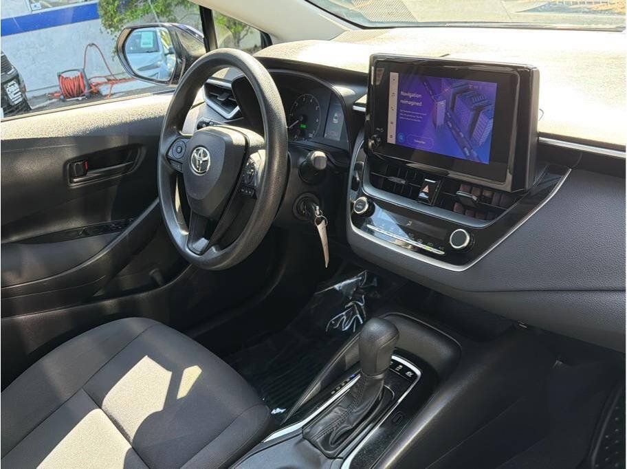 Used 2023 Toyota Corolla LE FWD image 8