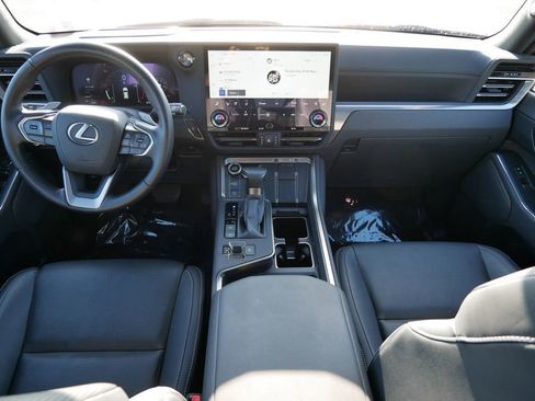 Used 2024 Lexus GX 550 w/ Cold Area Package AWD/4WD image 14