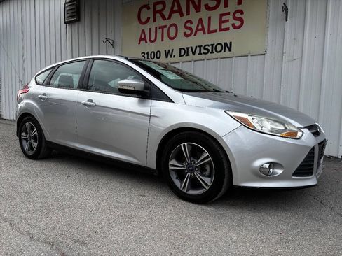Used 2014 Ford Focus SE w/ SE Sport Package FWD image 1