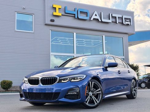 Used 2022 BMW 330i Sedan w/ M Sport Package RWD image 1
