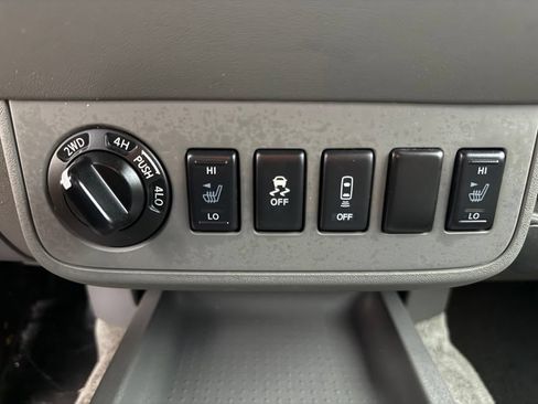 Used 2016 Nissan Frontier SV w/ SV Value Truck Package AWD/4WD image 30