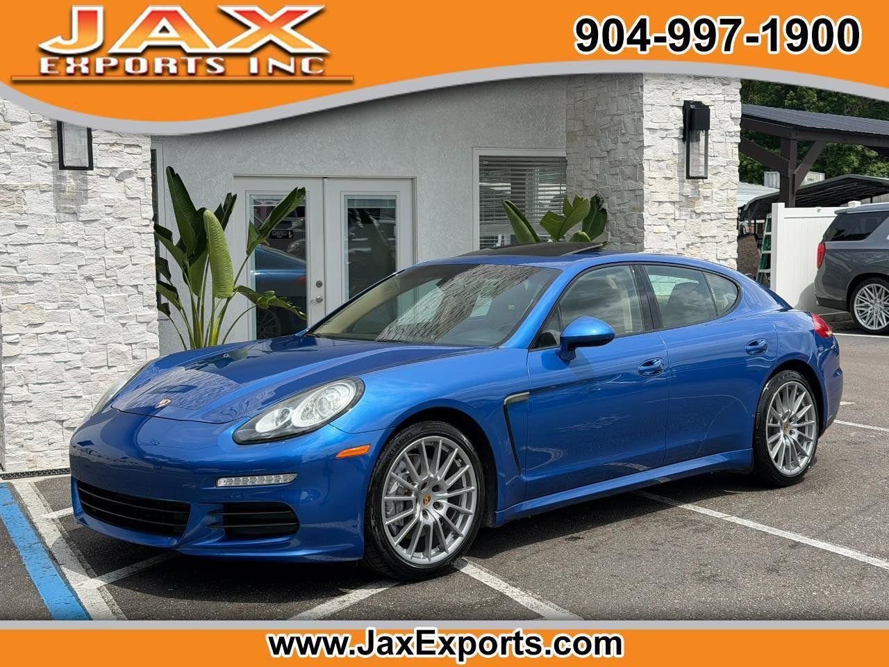 Used 2015 Porsche Panamera 4 AWD/4WD image 1