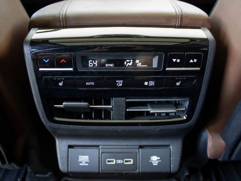 Used 2024 Acura MDX SH-AWD w/ Advance Package image 40