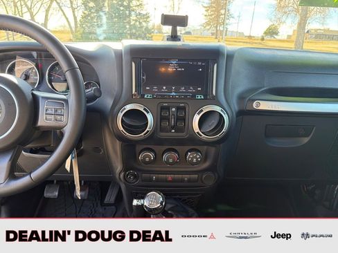 Used 2018 Jeep Wrangler Unlimited Sahara image 18