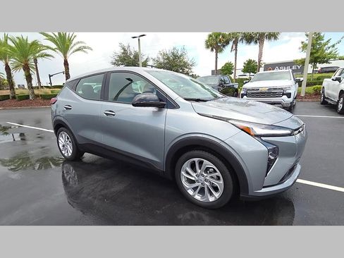 New 2027 Chevrolet Bolt LT w/ Comfort Package FWD image 15