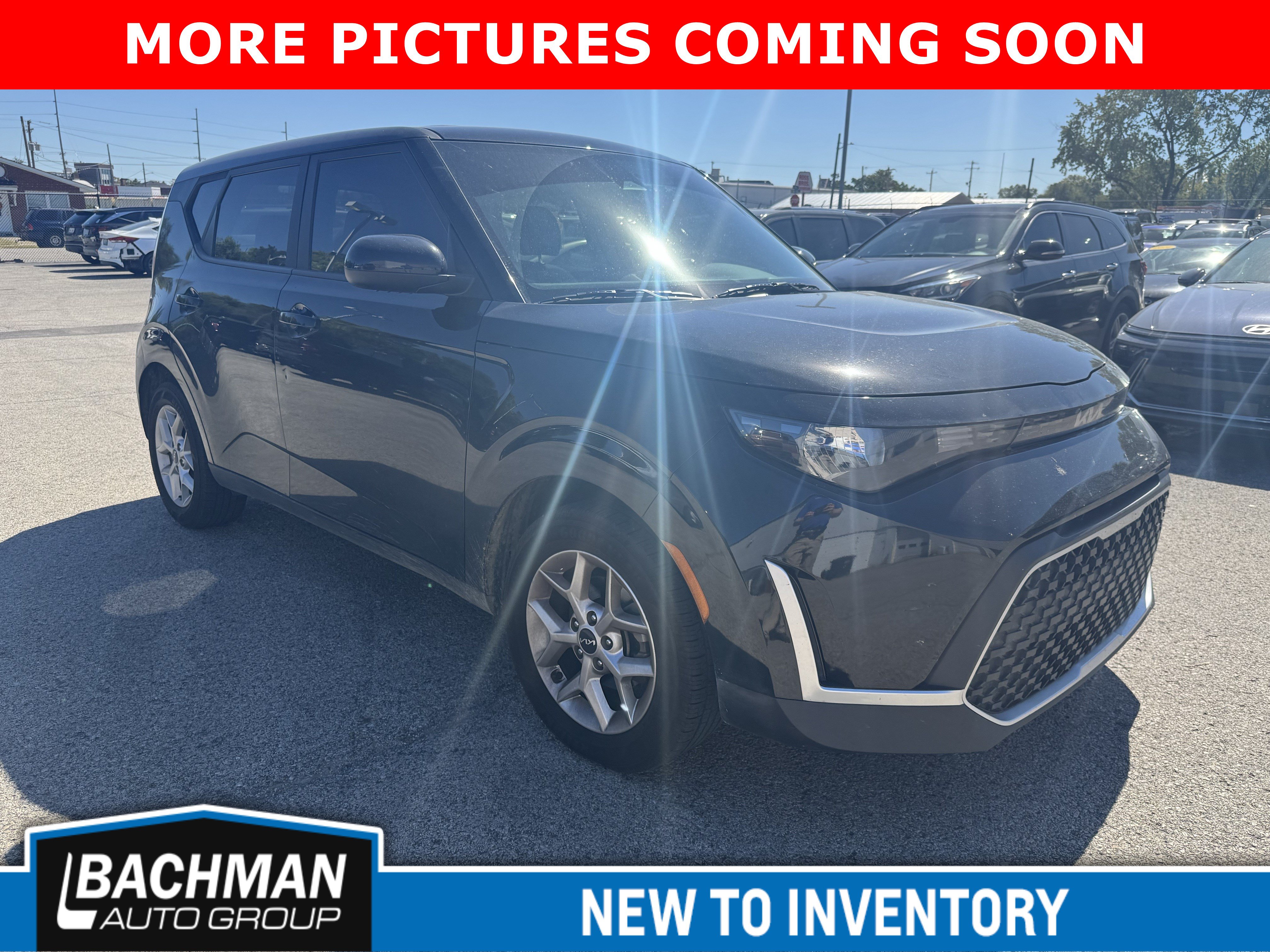 Used 2023 Kia Soul LX w/ LX Technology Package FWD image 2