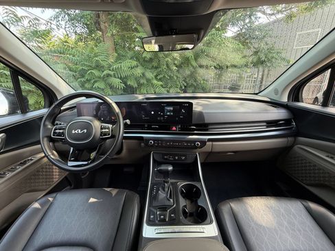 Used 2026 Kia Carnival FWD image 33