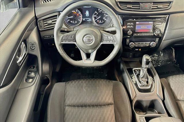 Used 2017 Nissan Rogue SV AWD/4WD image 19