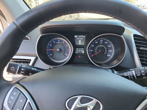 Used 2014 Hyundai Elantra GT w/ Option Group 03 image 10