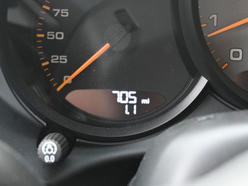 Certified 2025 Porsche 718 Boxster Spyder RS RWD image 34