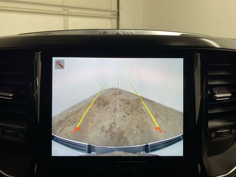 Used 2024 RAM 1500 Laramie image 25