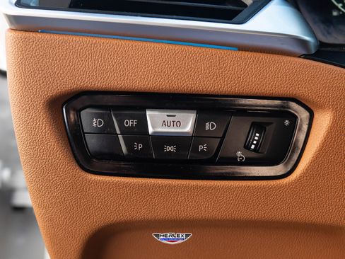 Used 2022 BMW 330e xDrive w/ M Sport Package image 39