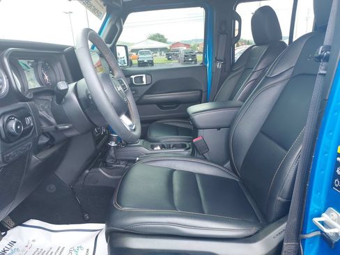 Used 2024 Jeep Wrangler Unlimited Sahara AWD/4WD image 13