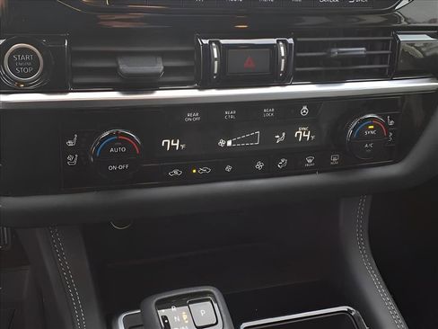 Used 2024 Nissan Pathfinder Platinum w/ Cargo Package image 7