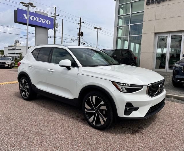 Certified 2023 Volvo XC40 B5 Ultimate w/ Protection Package Premier AWD/4WD image 1