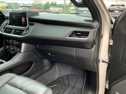 Used 2024 Chevrolet Suburban RST w/ Luxury Package AWD/4WD image 15