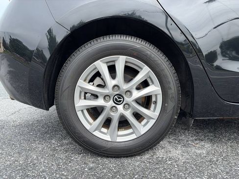 Used 2014 MAZDA MAZDA3 i Touring w/ Technology Package FWD image 31