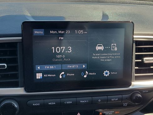 Used 2023 Hyundai Venue SE image 21