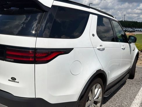 Used 2024 Land Rover Discovery S AWD/4WD image 4